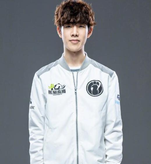 图表替代文 图表替代文